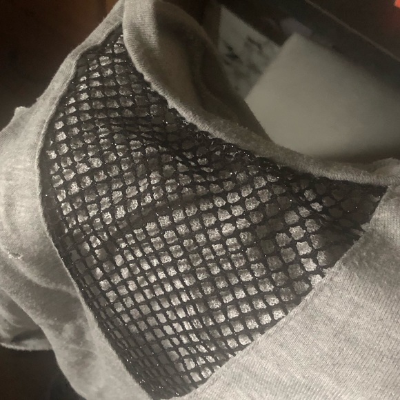 Distressed Crop Top - Picture 4 of 4